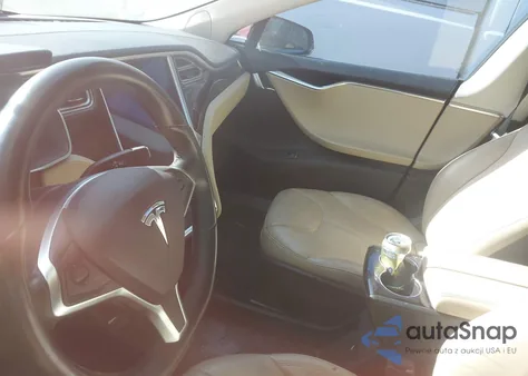 2015 Tesla Model S из США, поврежденный, VIN 5YJSA1H1XFFP75800